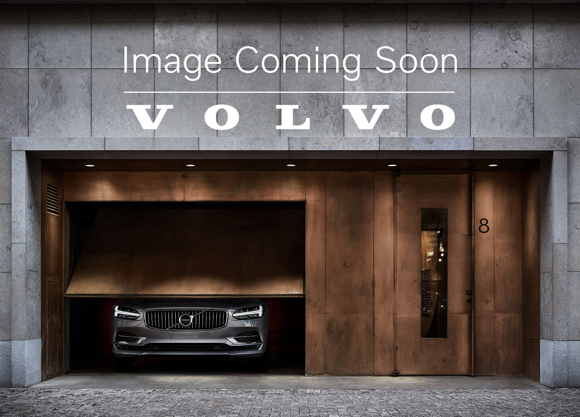 Volvo  B3 Momentum 2WD